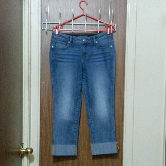 Maurices Cuffed Denim Capris - Picture 1 of 8